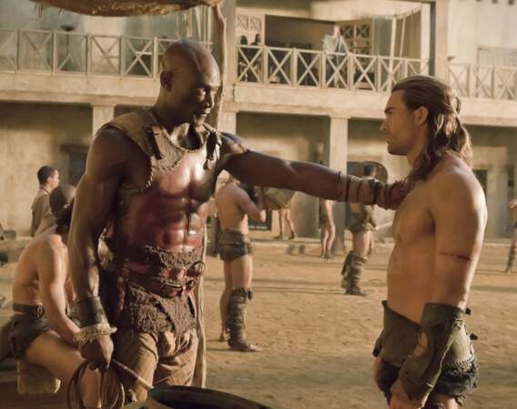 Peter Mensah et Dustin Clare dans la saison 2 de Spartacus