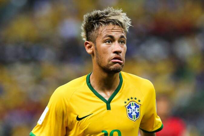 Gloups... pas convaincu, Neymar ! C'est quoi cette grimace ?