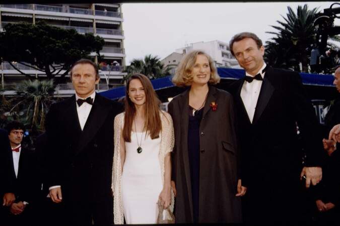 Holly Hunter avec la réalisatrice Jane Campion, Harvey Keitel et Sam Neill pour "La Leçon de Piano", 1993. 