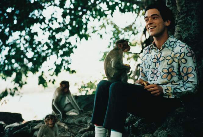 Being Light (2001) : on vous laisse apprécier la chemise à fleurs de Romain dans cette comédie de Jean-Marc Barr