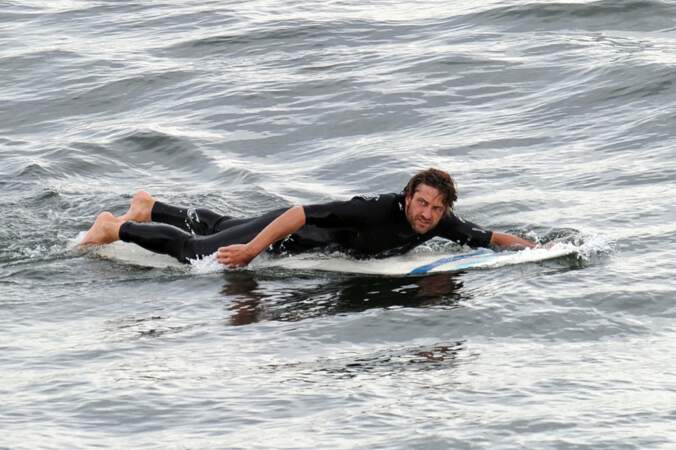 Et oui le surf c'est une histoire de persévérance ! Gerard Butler le confirme !