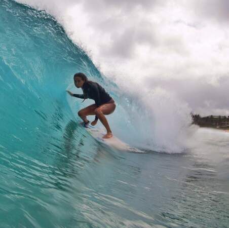 Là, c'est Brianna Cope, surfeuse professionnelle à seulement 20 ans.
