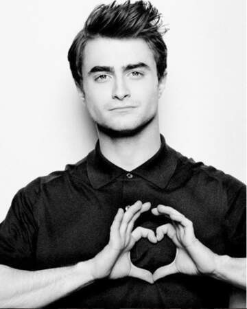 Daniel Radcliffe a posté une photo sur laquelle il a fait un coeur avec ses mains. Son coeur est pris par Erin Dark