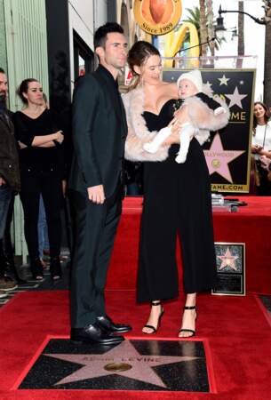 Le chanteur de Maroon 5 et son épouse en ont profité pour poser avec leur bébé
