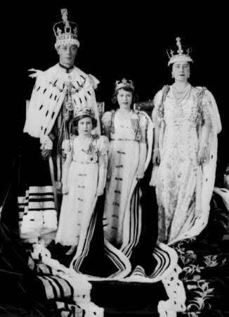 1936, son père devenu roi, Elizabeth est désormais princesse héritière du royaume