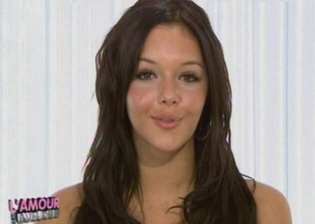 Nabilla lors de son premier passage télé dans l'émission L'amour est aveugle en 2010