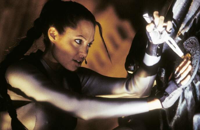 Puis deux ans plus tard, elle reprend le rôle dans Lara Croft : Tomb Raider le berceau de la vie