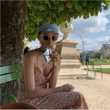 Une pause glace aux Tuileries, à Paris, pour Diane Kruger