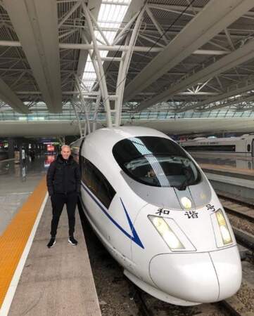 Zizou a pris un train à Shanghai. 