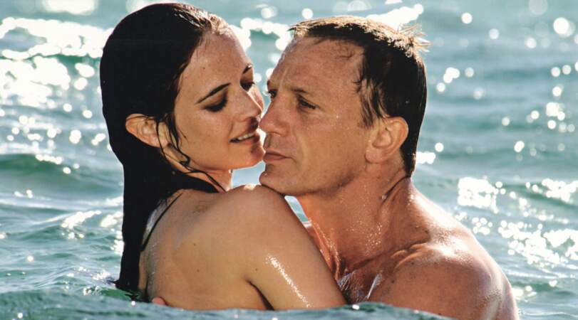 Eva Green fait trempette avec le chanceux Daniel Craig dans Casino Royale (2006).