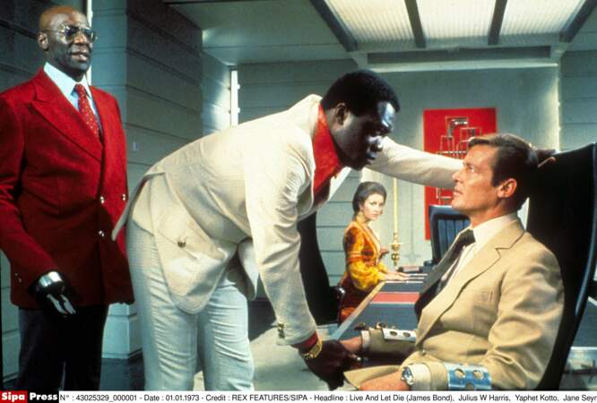 Dans Vivre et laisser mourir (1971) le Dr Kananga (Yaphet Kotto) donne du fil à retordre à James Bond...
