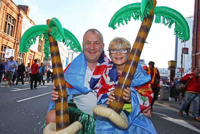 Cardiff-Beach : cocotiers et drapeau en paréo pour ses supporters fidjiens...