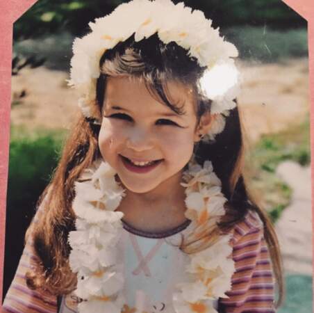 Enfant, Marina Kaye était déjà fan des filtres Snapchat "couronne de fleurs" mais avant Snapchat. 