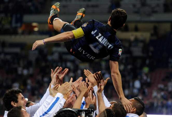 Retour au foot, avec les adieux de Javier Zanetti à l'Inter de Milan. Sniiiif. 