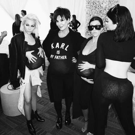 Kanye West avait demandé aux invités de se déguiser en femme enceinte. Comme Kim quoi.