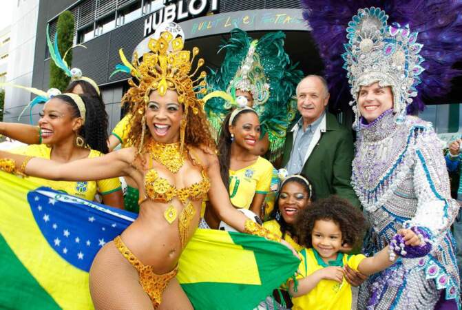 Mondial 2014 : Le sélectionneur de l'équipe brésilienne, Luis Felipe Scolari, plutôt bien entouré...