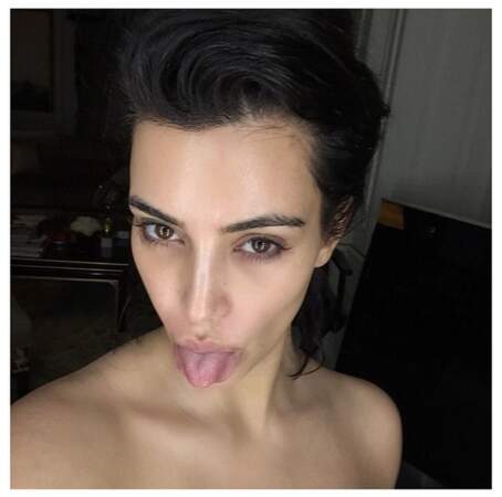 Kim Kardashian est méconnaissable au naturel !