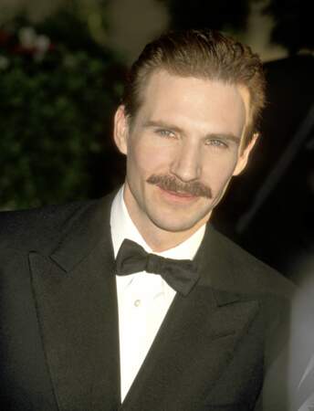 Il y a vingt ans, lors des Golden Globe, il avait déjà tenté la moustache