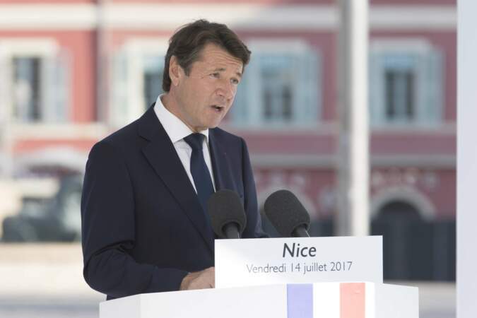 Christian Estrosi, maire de Nice, a rendu hommage à ses concitoyens sur la place Masséna