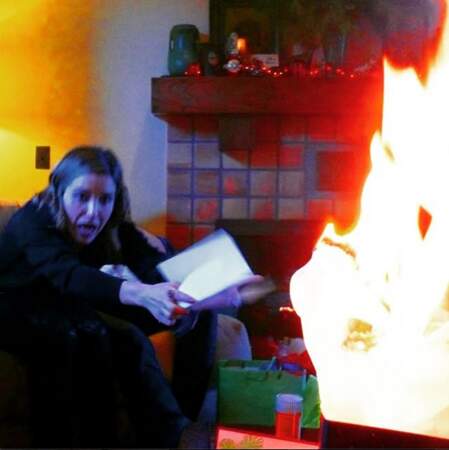 Catastrophe, certains cadeaux de Sophia Bush ont brûlé avec le sapin de Noël !