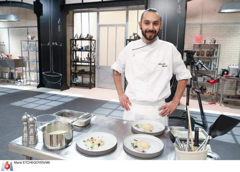 Alexandre Spinelli, 25 ans, est 1er chef de partie dans un restaurant 2 étoiles.
