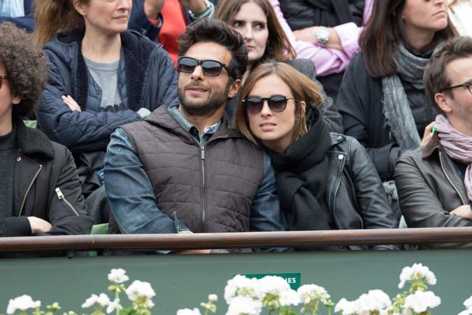 Maxim Nucci et Isabelle Ithurburu ont été vus bras dessus bras dessous à Roland-Garros. 