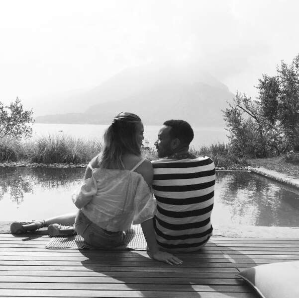 John Legend et Chrissy Teigen au lac de Côme, sur lieu de tournage du clip de "All of me". 