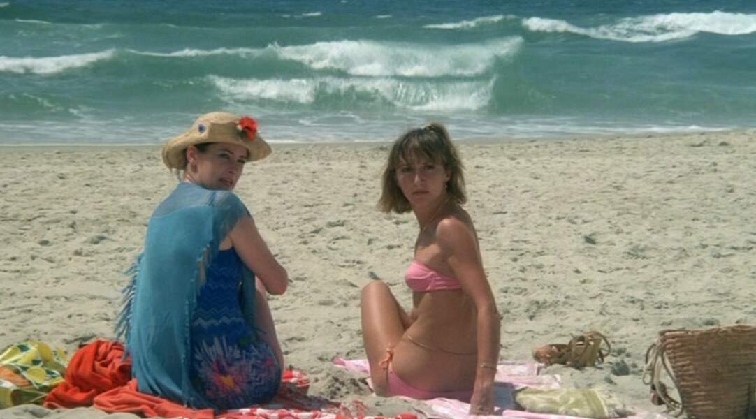Les Bronzés (1978): la plage pour le meilleur et pour le rire (ici Dominique Lavanant et Marie-Anne Chazel)