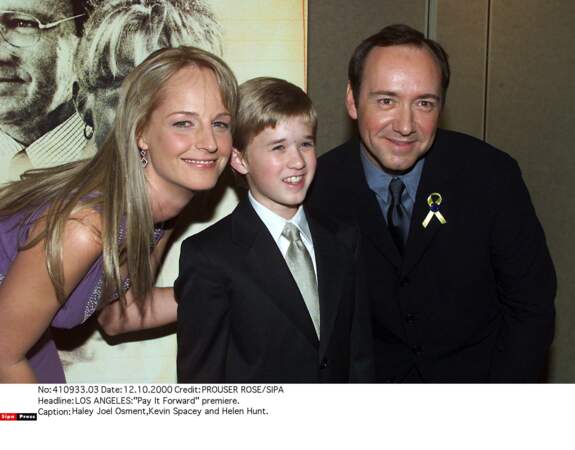 En 2000, il côtoie Kevin Spacey et Helen Hunt dans Un monde meilleur