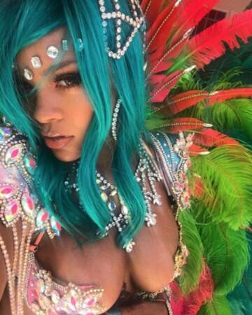 Comme chaque année, Rihanna participe au Carnaval de la Barbade et on adore son costume. 