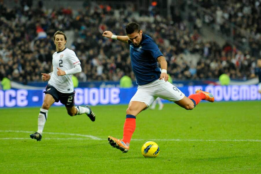 L'attaquant poursuit son ascension, et fait ses débuts en équipe de France en 2011 face aux Etats-Unis