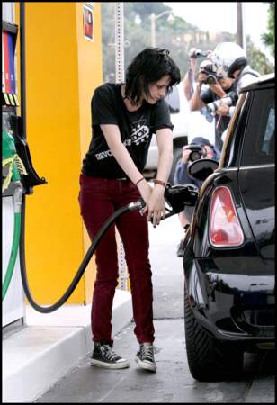 Quand Kristen va chercher de l'essence...