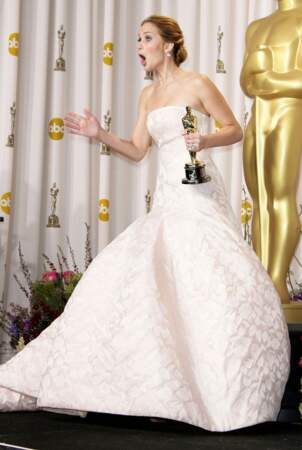 Jennifer Lawrence feint bien l'étonnée. Elle mérite amplement son Oscar de la meilleure actrice