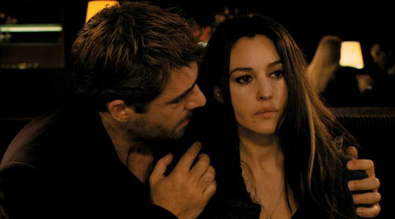 Dans le thriller Ne te retourne pas (2009) de Marina De Van, le beau gosse a pour partenaire Monica Bellucci.