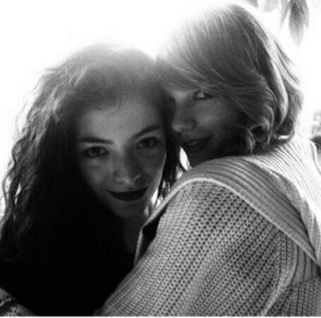 Lorde et Taylor Swift sont deux grandes copines ! Selena Gomez va pas être jalouse, Taylor ?