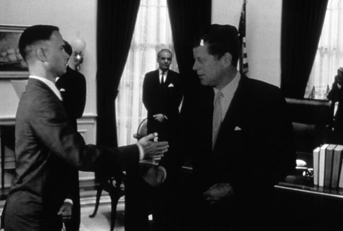Dans "Forrest Gump" (1994) Tom Hanks a eu la chance de rencontrer le président Kennedy.