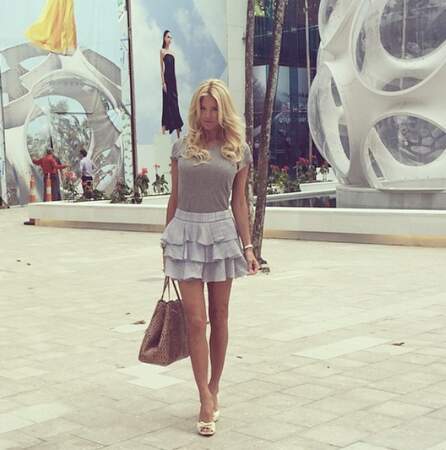 A Miami, Victoria Silvstedt continue ses vacances de rêve