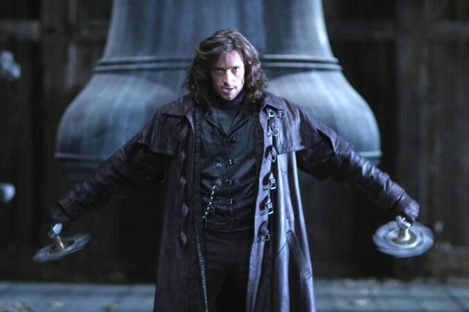 En 2004, il est Van Helsing, célèbre chasseur de monstres, qui va tenter de contrer Dracula