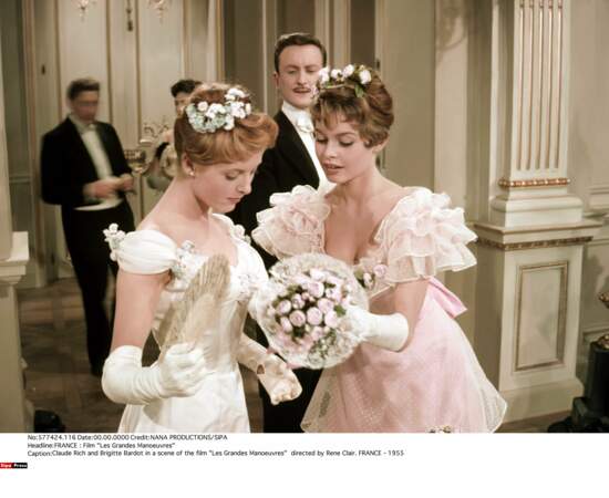 Claude Rich et Brigitte Bardot réunis dans une scène de "Les Grandes Manoeuvres" de Rene Clair en 1955