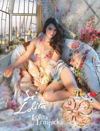 En 2010, elle devient l'égérie très remarquée du parfum Si de Lolita Lempicka.