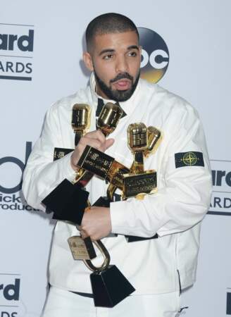 Drake a raflé 13 prix dans la soirée, rien que ça. 