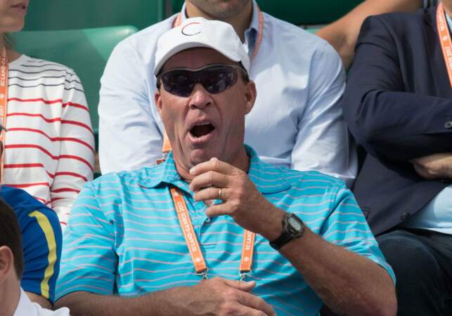 Bah alors Ivan Lendl, on a dit la main d'vant la bouche quand on baille !