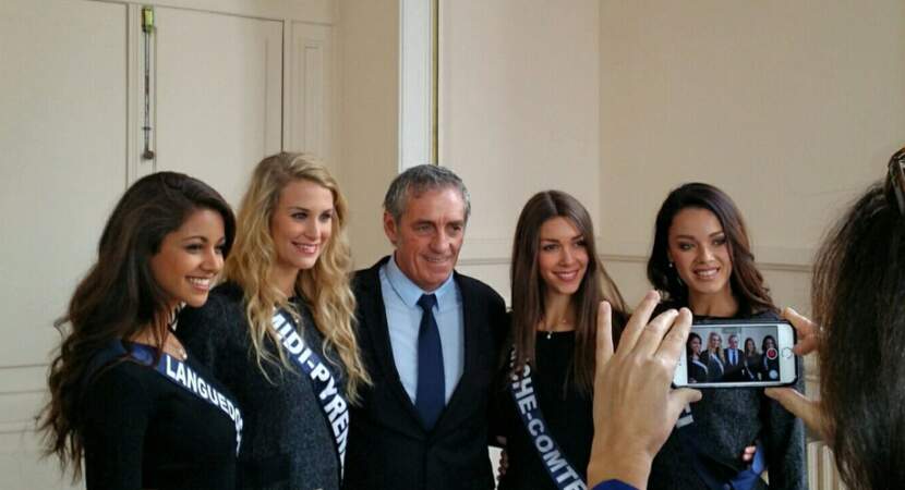 L'élu a posé avec quatre des Miss qui ont vécu et étudié à Montpellier