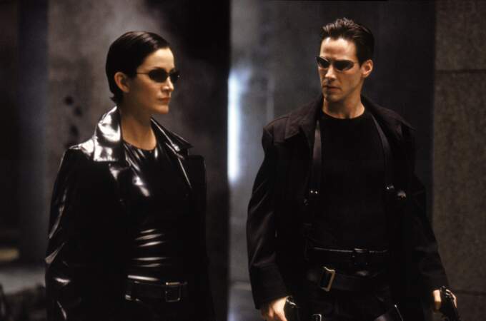 Enfin ce qui lui va le mieux c'est le cuir... qu'il porte à merveille dans Matrix (1999)