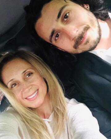 Selfie en amoureux pour Lara Fabian et son mari Gabriel. 