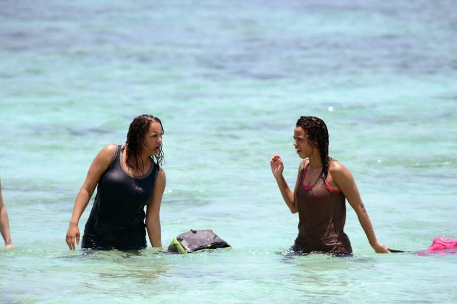 Elodie et Marylou se retrouvent dans l'eau