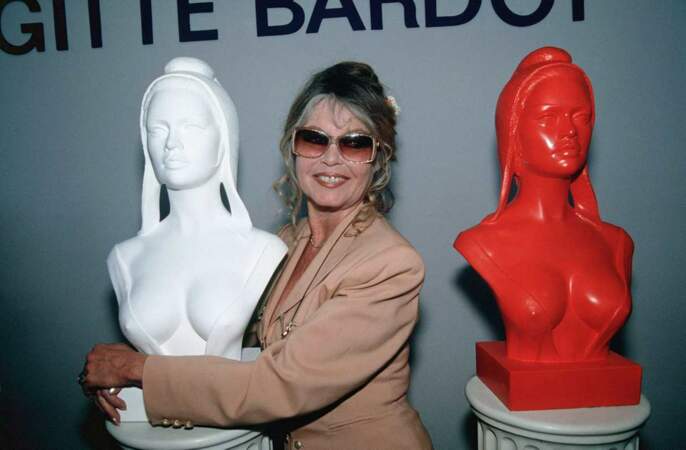 À la fin des années 60, Brigitte devient la première Française à inspirer le sculpteur de Marianne
