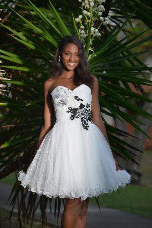 Arlène Tacite représente la Guadeloupe (mais ne participera pas à Miss France 2016)