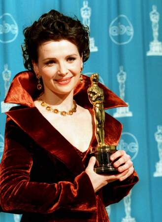 Elle repart en 1997 avec l'Oscar de la Meilleure actrice dans un second rôle
