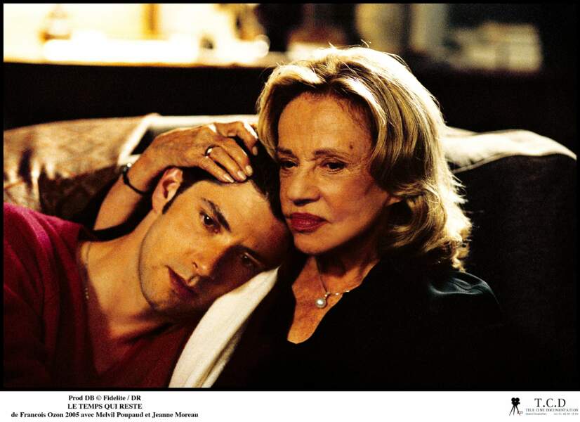 Grand-mère et confidente d'un Melvil Poupaud mourant dans Le Temps qui reste (2005)